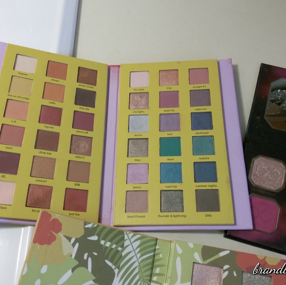 Makeup bundle - Picture 5 of 7